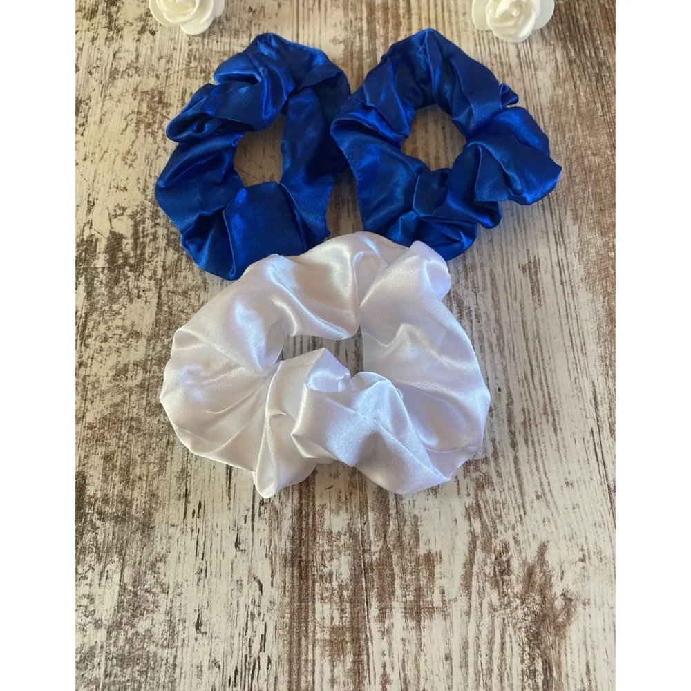 Brand new Louis Vuitton exclusive bundle - Picture 7 of 9